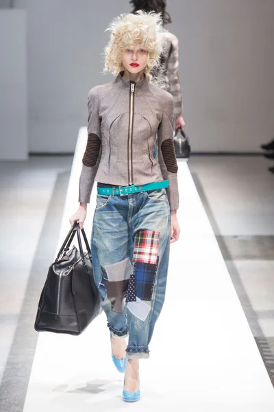 Look 9